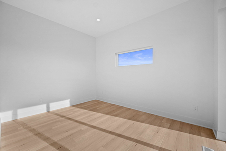Next Photo
